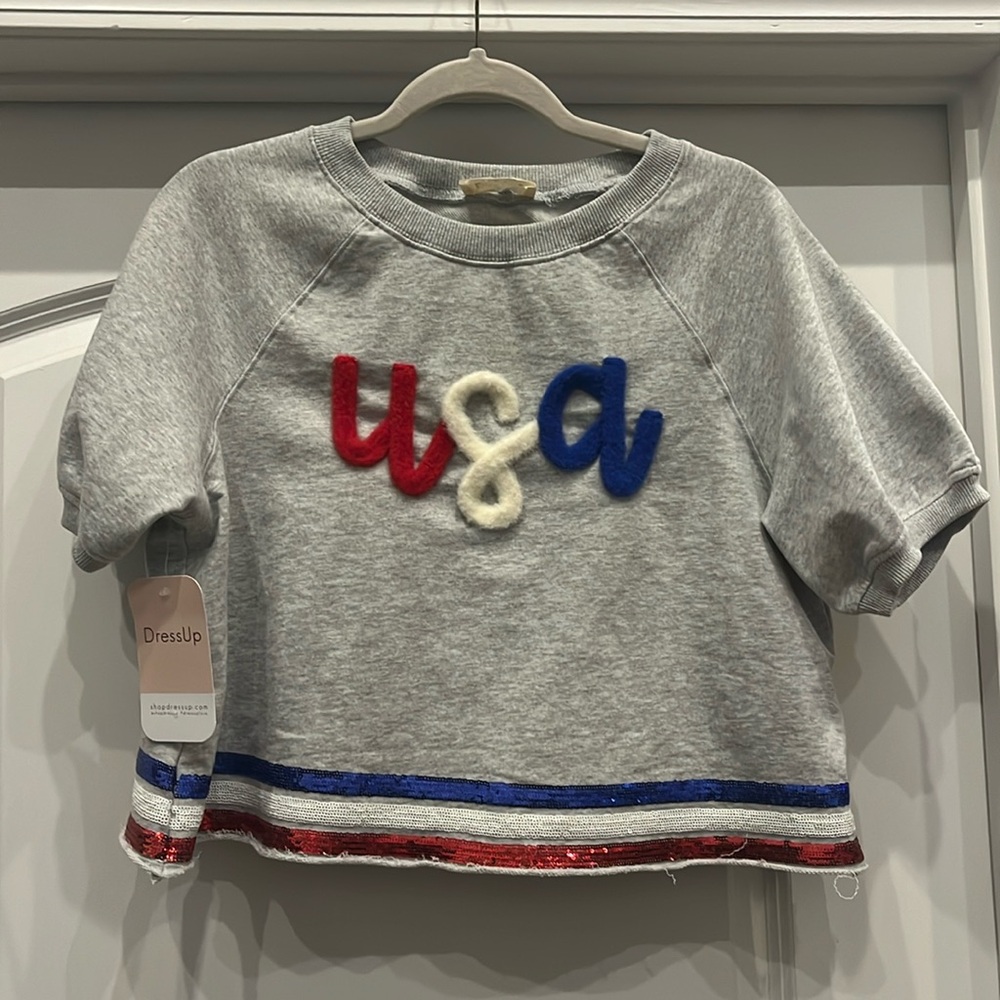 Dress Up USA Sweatshirt Short Sleeve NWT Size Small